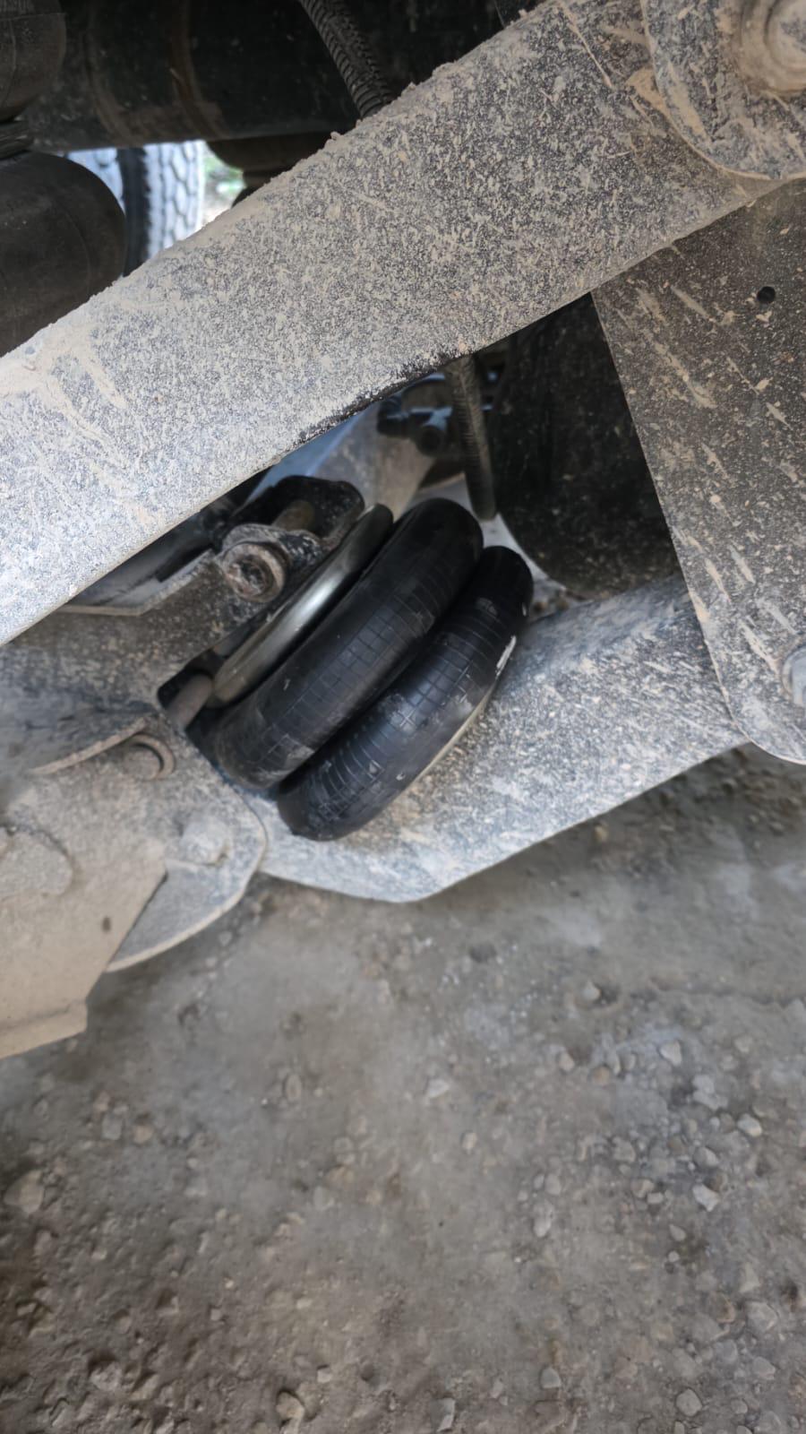Air bag air spring replacement semi truck trailer roadside