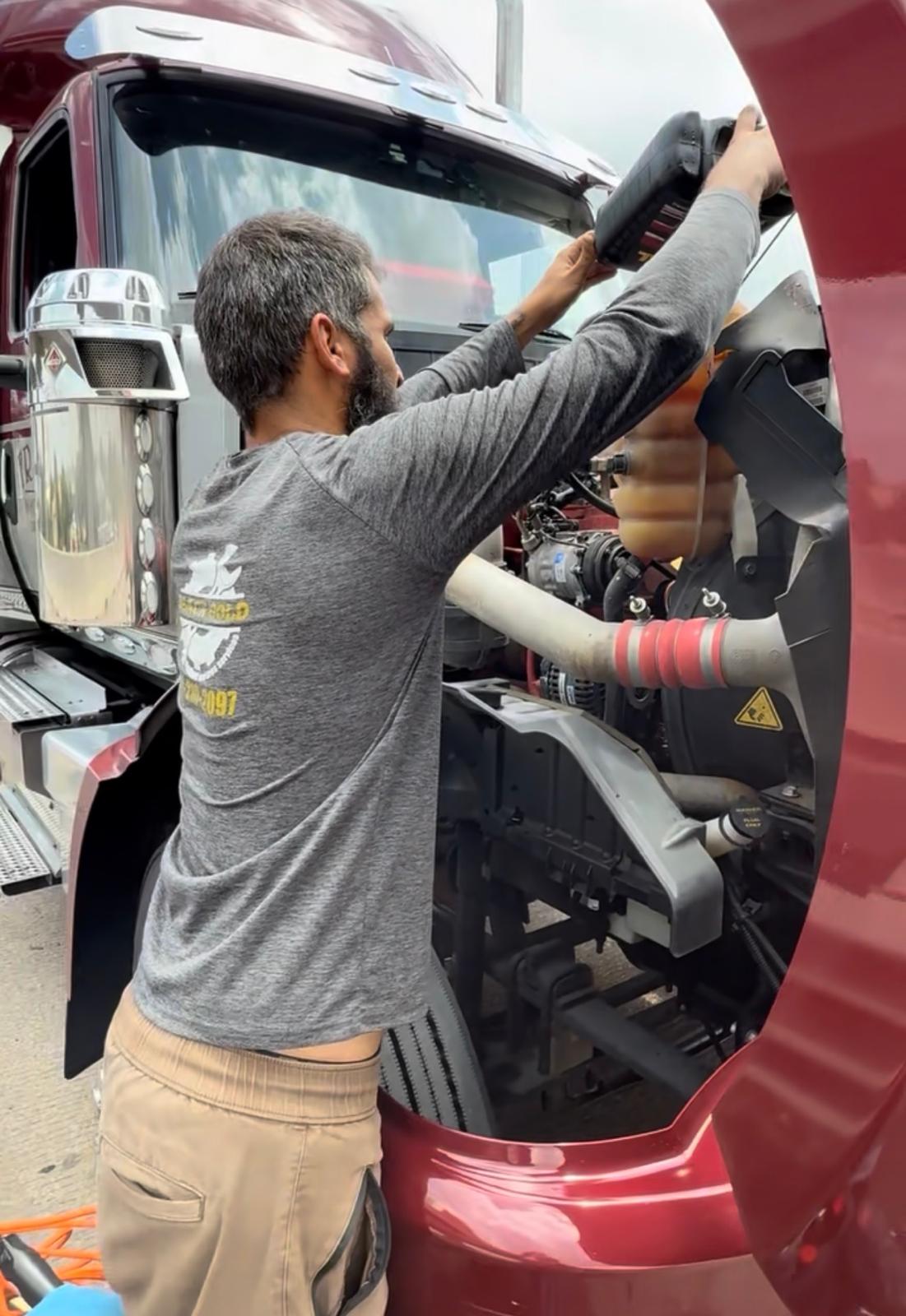 Mobile heavy duty truck mechanic general repair Austin Texas